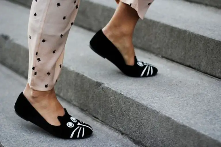 shoes with cats on