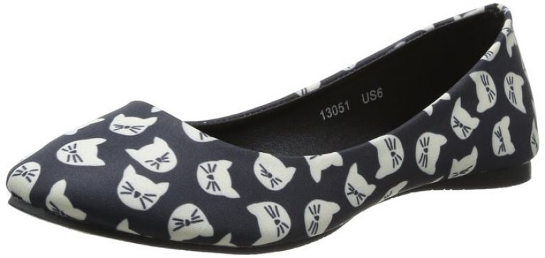 women's shoes with cats on them