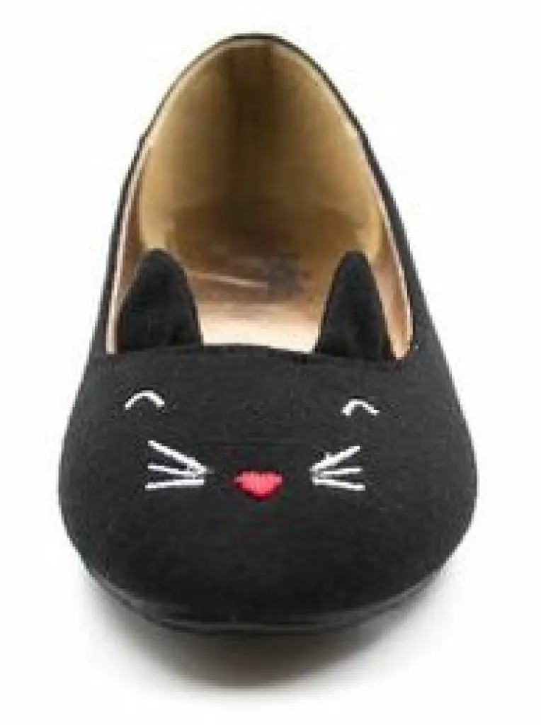 shoes with cats on
